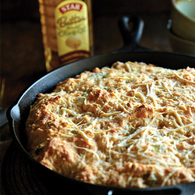 Green Chili and Cheese Skillet Beer Bread