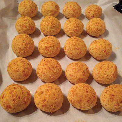 Brazilian Restaurant-Style Parmesan Garlic Rolls