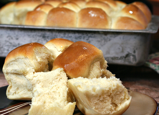 Simple Homemade Dinner Rolls