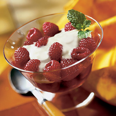 RASPBERRIES WITH CRÈME FRAICHE