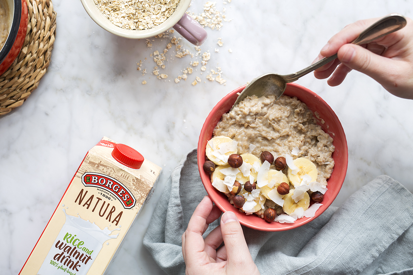 Oat porridge with berries