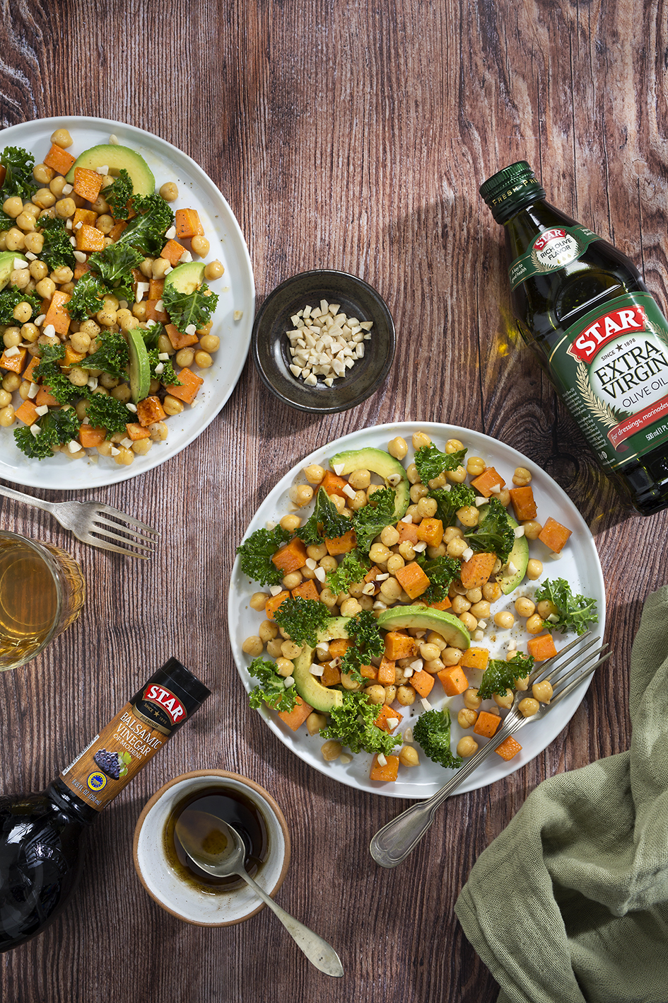 Winter salad with chickpeas and sweet potato