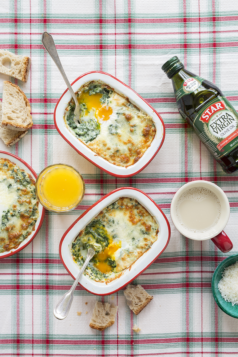 Creamed Spinach Baked Eggs: The Perfect Christmas Breakfast!
