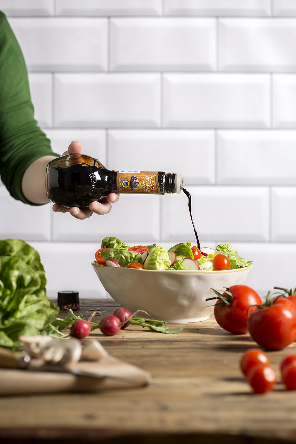 How many calories are there in balsamic vinegar?