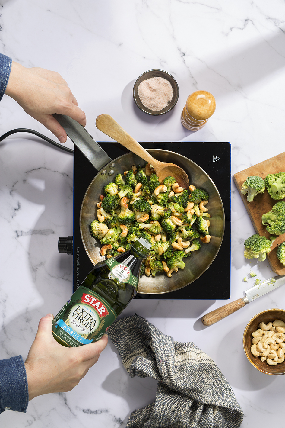 Broccoli with Cashews